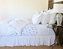 Load image into Gallery viewer, Dandelion Blanket in White