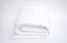 Load image into Gallery viewer, Sukoon Blanket in White